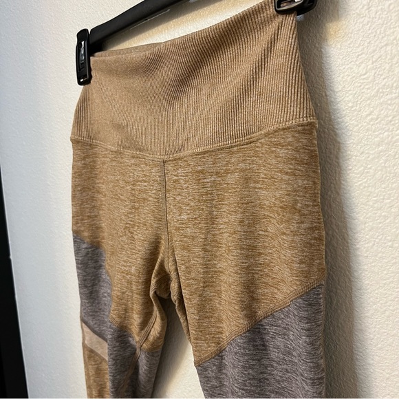 Alo Yoga 7/8 High-Waist Alosoft Sheila Legging - Picture 5 of 9